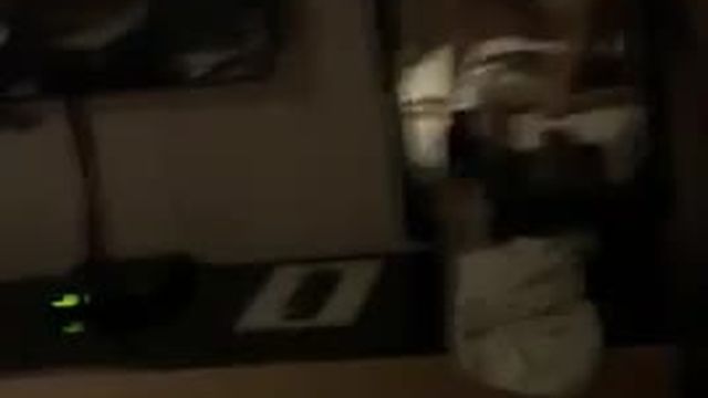 뒤치기 거울 유출 쇼츠 영상 썸네일